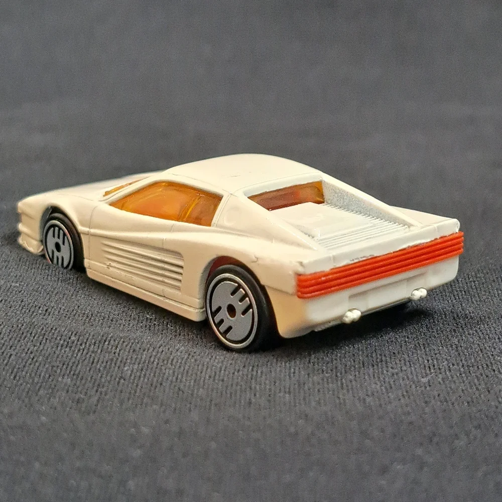 Vintage 1986 Hot Wheels Ivory Ferrari Testarossa Malaysia F8-F7‎